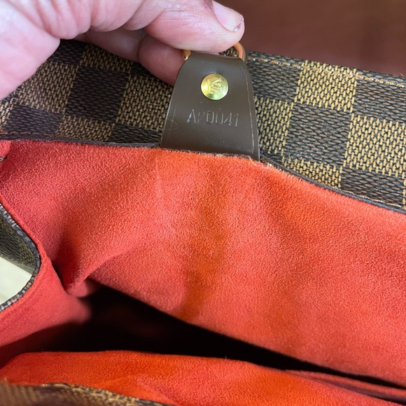 Authentic DE Louis Vuitton - Picture 6 of 16